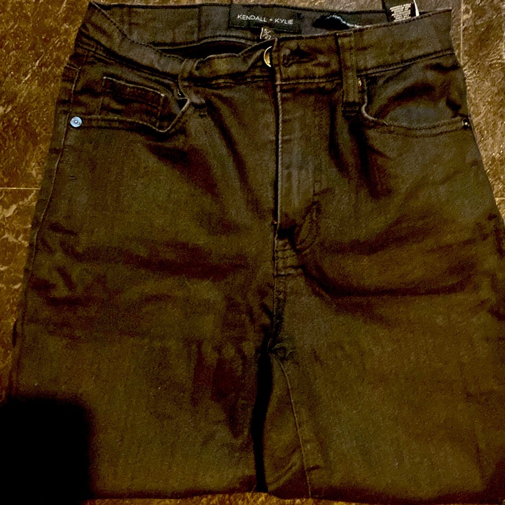 Kendall & Kylie coated black jeans!
